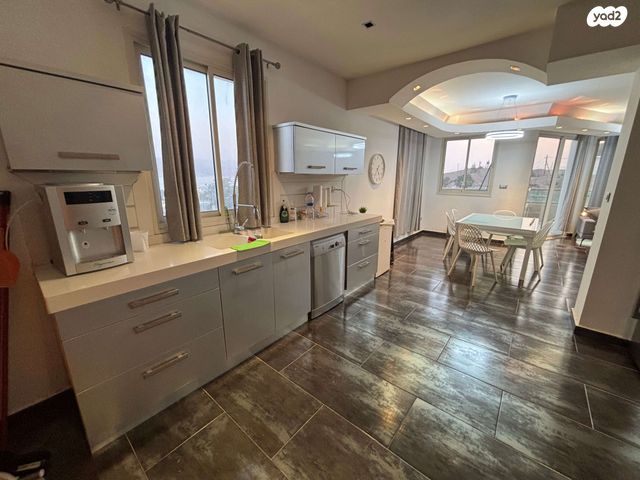 גג/ פנטהאוז, טופז, צופית תחתית, אילת