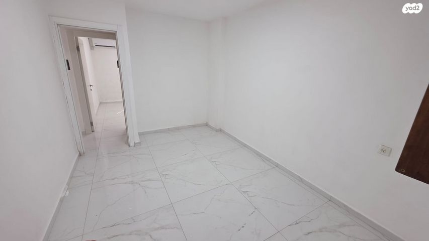 דירה, ששת הימים, הראשונים, שלומי