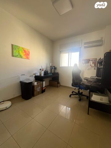 דירה, מנחם בגין 2, נווה גנים, קרית מוצקין