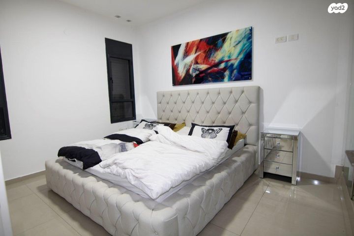 בית פרטי/ קוטג', בבה אידלסון, בנות חיל, ראשון לציון