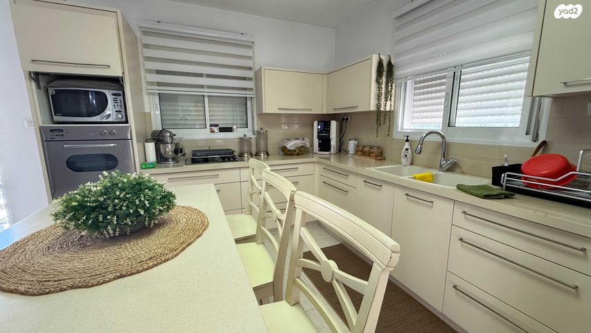 דירה, שלמה המלך, אחוזת כנרת, טבריה