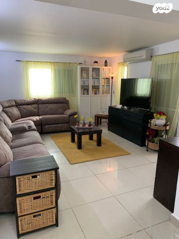 דירת גן, שדרות מיכה רייסר 10, גני אביב, לוד