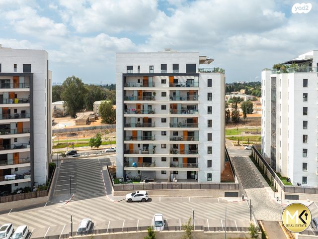 דירת גן, שעורה, פרדס חנה כרכור