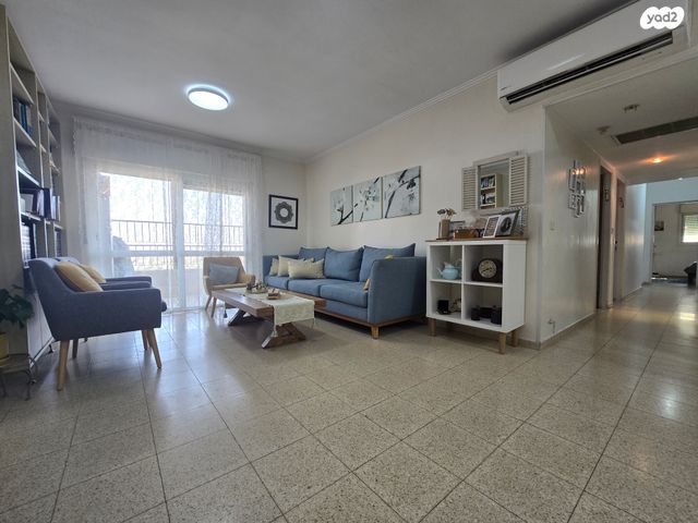 דירה, מצפה נבו, מצפה נבו, מעלה אדומים