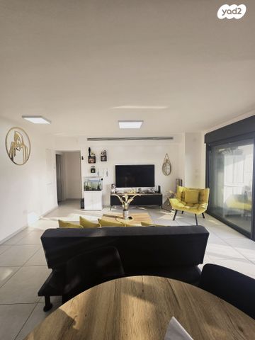 דירה, הר שלמה, היובל, אור עקיבא