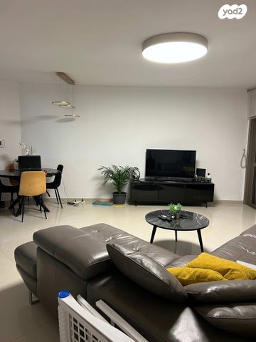 דירה, פנחס אילון, קרית אילון, חולון