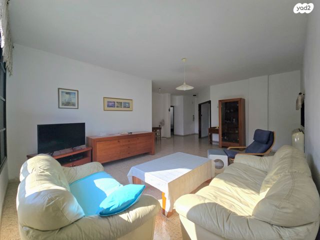 דירה, כפר סבא