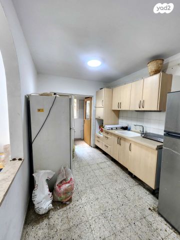 דירה, אורן, החורש, חריש