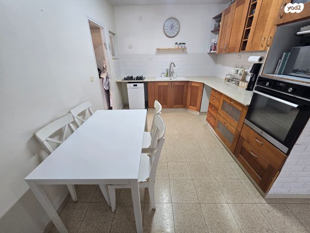 דירה, מצפה נבו, מצפה נבו, מעלה אדומים