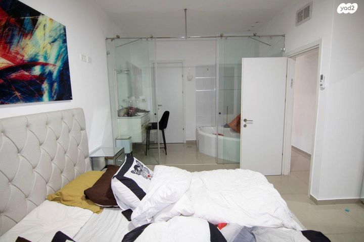 בית פרטי/ קוטג', בבה אידלסון, בנות חיל, ראשון לציון