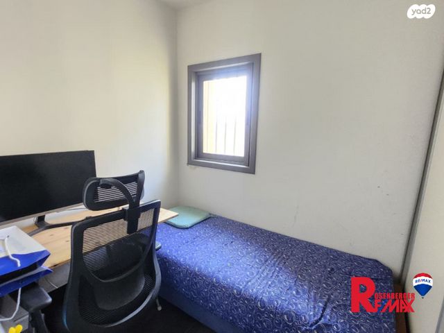 גג/ פנטהאוז, קדושי קהיר 26, נאות רחל, חולון