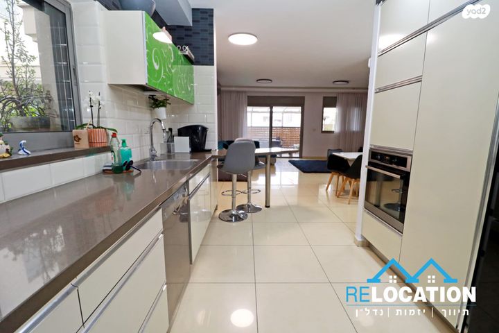 דו משפחתי, קרית אתא