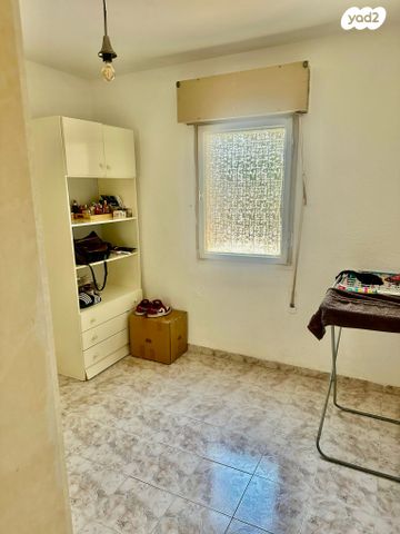 דירה, יצחק שדה, גבעת הרקפות, גבעת תל חי, קרית אתא