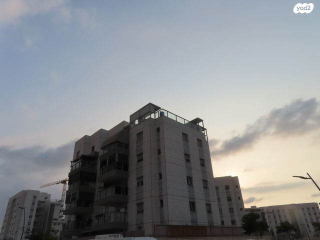 דירה, נעמי שמר, כרמי גת, קרית גת