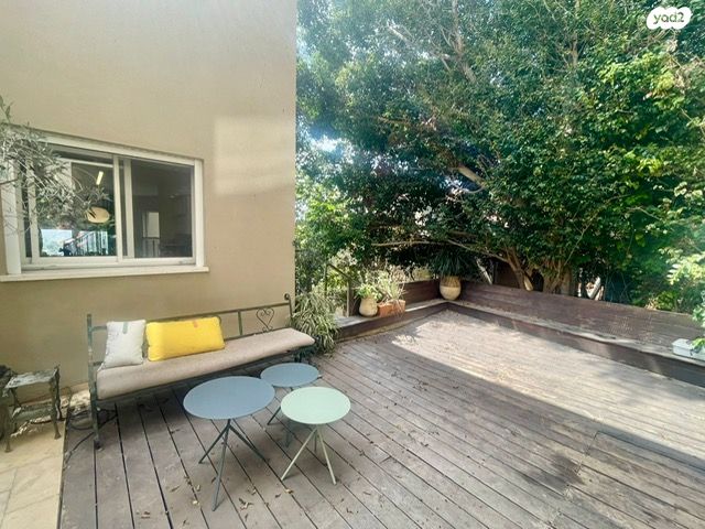 דו משפחתי, אסתר רבין, הוד הכרמל, דניה, חיפה