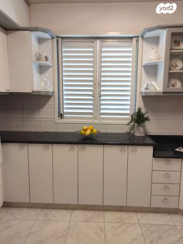 דירה, שלמה קפלנסקי, רמז, מערב ותיק, ראשון לציון