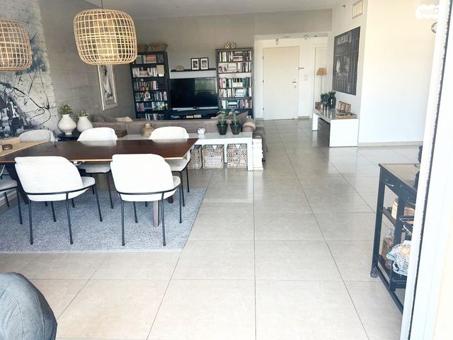 דירה, עוזי חיטמן, הקריה מע"ר, אשדוד