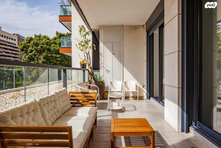 דירת גן, קרליבך 4, גני שרונה, קרית הממשלה, תל אביב יפו