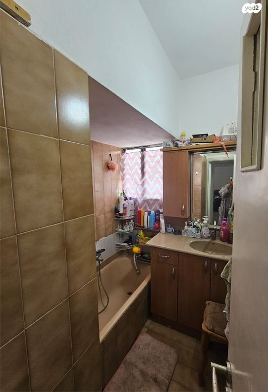 דירה, בית וגן 6, לב העיר, בת ים