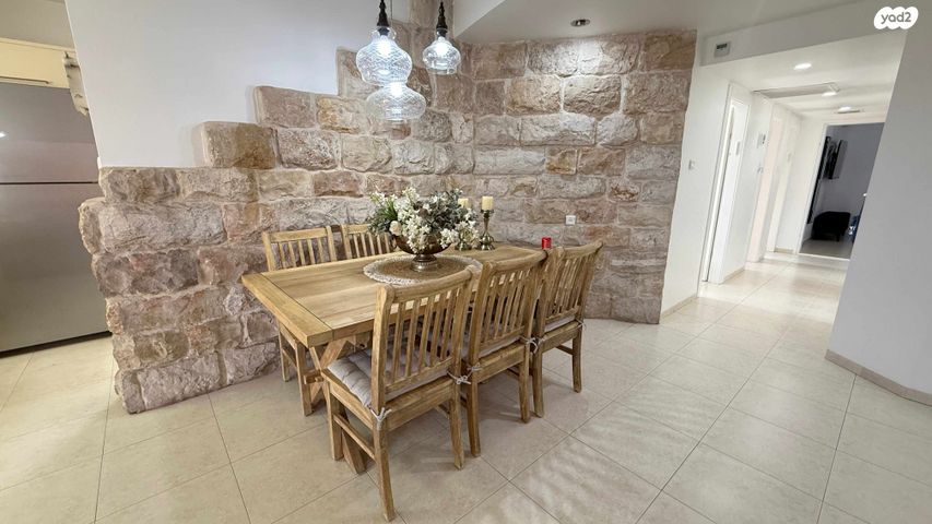 דירה, שלמה המלך, אחוזת כנרת, טבריה