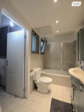 דירה, טווס 3, הוד השרון