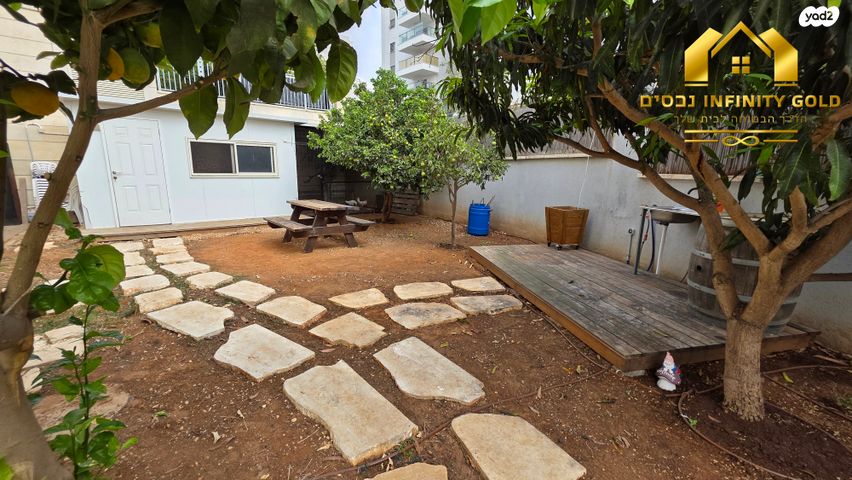 דירת גן, רובין 5, אבני חן, חריש