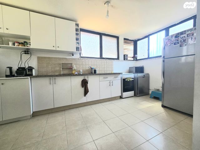 דו משפחתי, הרימונים, בית אליעזר, חדרה