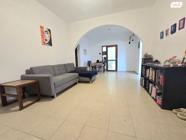 דו משפחתי, הרימונים, בית אליעזר, חדרה