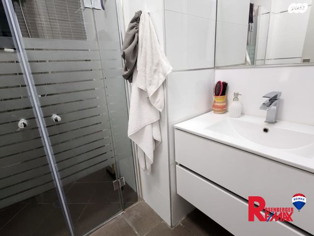 גג/ פנטהאוז, קדושי קהיר 26, נאות רחל, חולון