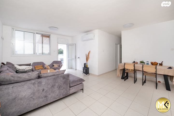 דירה, המסילה, פרדס חנה כרכור