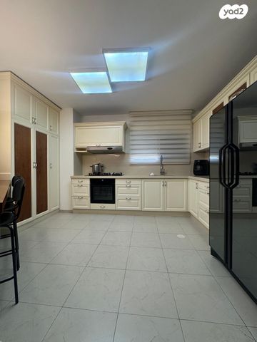 שדרות יוהנה ז'בוטינסקי 12