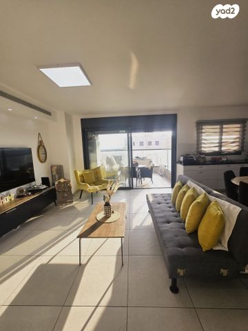 דירה, הר שלמה, היובל, אור עקיבא