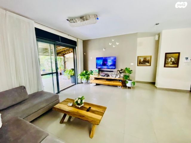 דירת גן, פתח תקווה