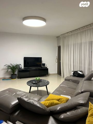 דירה, פנחס אילון, קרית אילון, חולון