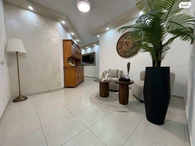 גג/ פנטהאוז, שדרות יוהנה ז'בוטינסקי 12, נווה זאב, נאות אילן, באר שבע