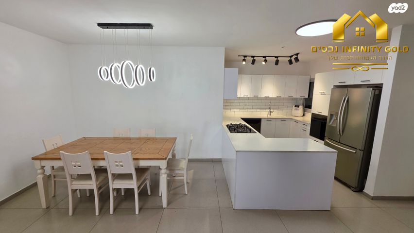 דירת גן, רובין 5, אבני חן, חריש