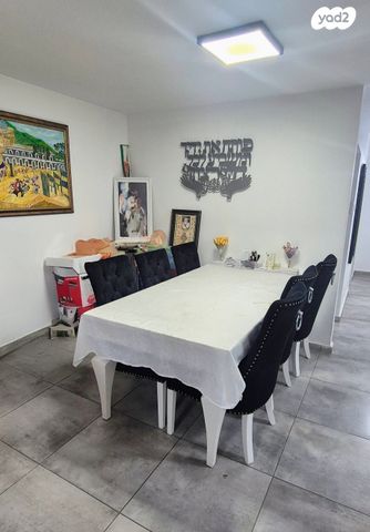 דו משפחתי, בית שאן