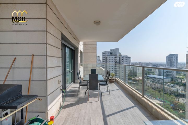 דירה, נאות רבין, יבנה