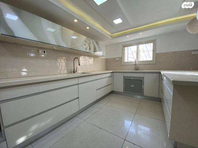 טריפלקס, חפץ חיים, אברמסקי, קרית אתא