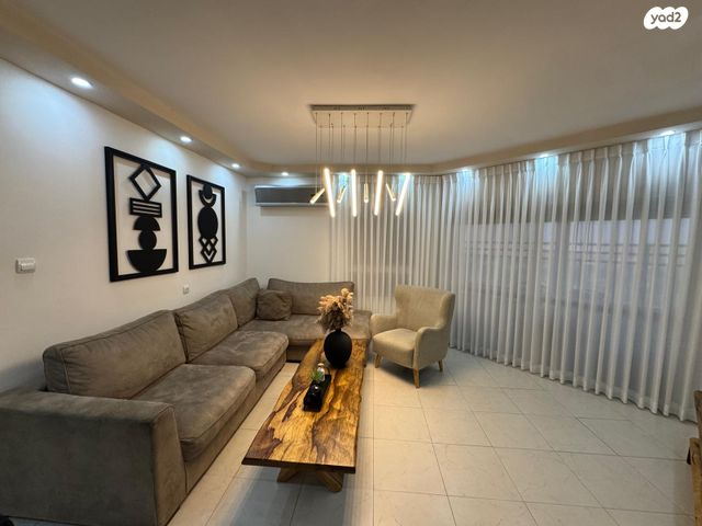 גג/ פנטהאוז, שדרות יוהנה ז'בוטינסקי 12, נווה זאב, נאות אילן, באר שבע