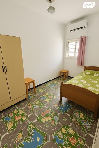 דירה, בית וגן 6, לב העיר, בת ים