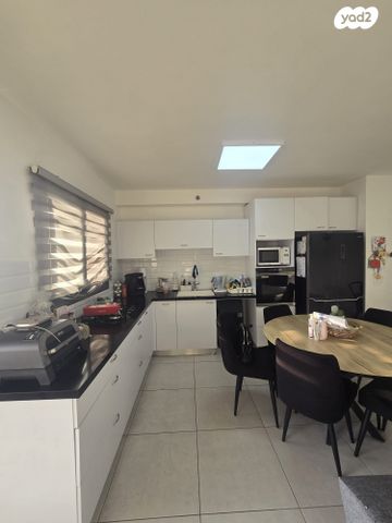 דירה, הר שלמה, היובל, אור עקיבא