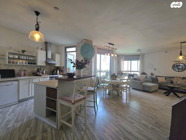 דירה, טווס 3, רמות מנחם, הוד השרון