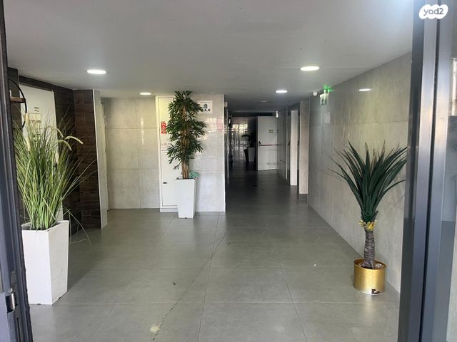 דירה, אהובה עוזרי, המחנה הצבאי, קרית מלאכי