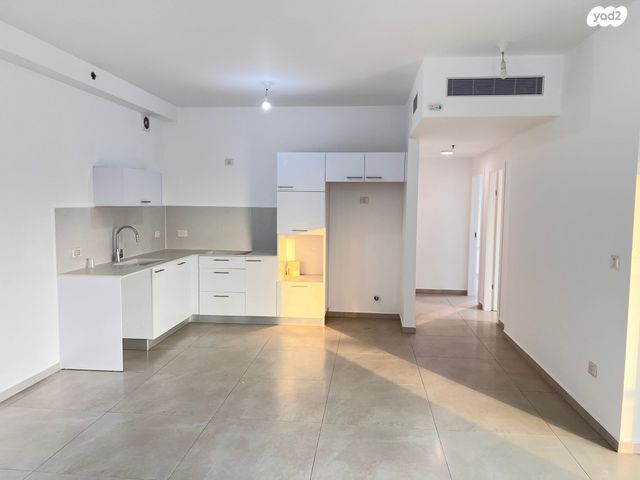 דירה, אמנון ליפקין שחק, נוף הטיילת, נתניה