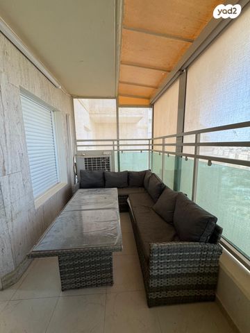 גג/ פנטהאוז, שדרות יוהנה ז'בוטינסקי 12, נווה זאב, נאות אילן, באר שבע