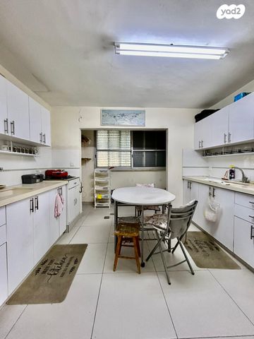 דירה, טשרניחובסקי, כפר סבא