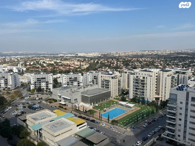 דירה, שייקה אופיר, פסגות אפק, ראש העין