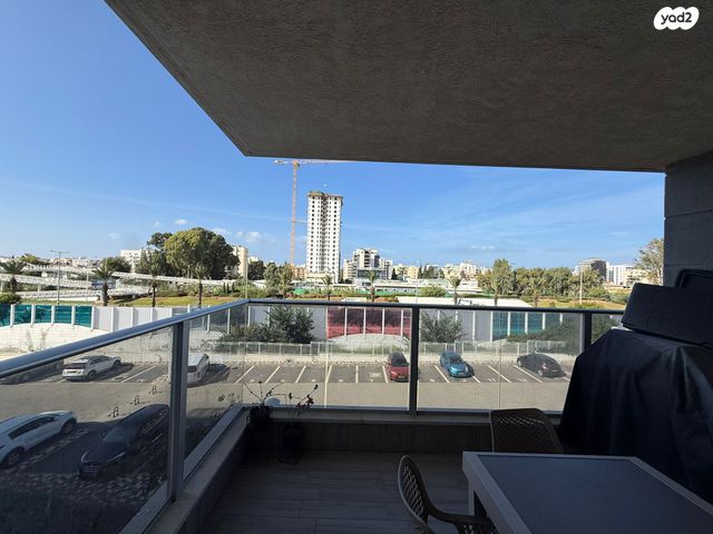 דירה, אפרים שריר, נהריה