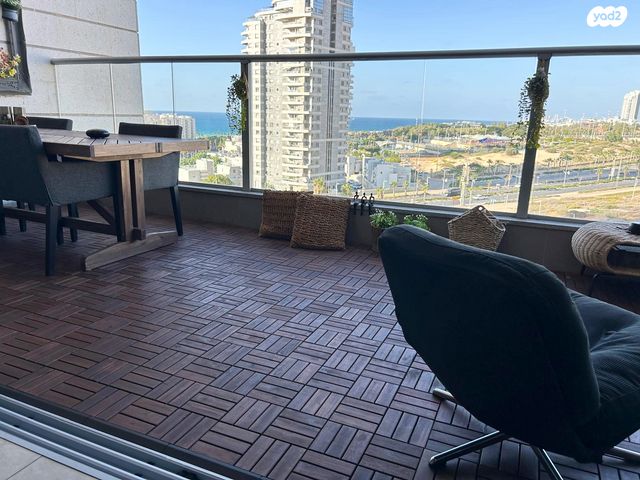 דירה, עוזי חיטמן, הקריה מע"ר, אשדוד